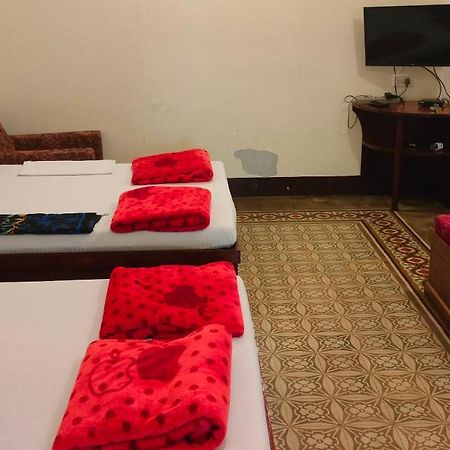 מומביי Bed And Breakfast At Colaba מראה חיצוני תמונה