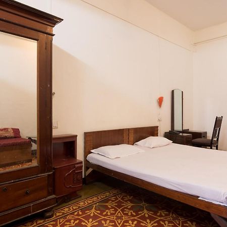 מומביי Bed And Breakfast At Colaba מראה חיצוני תמונה
