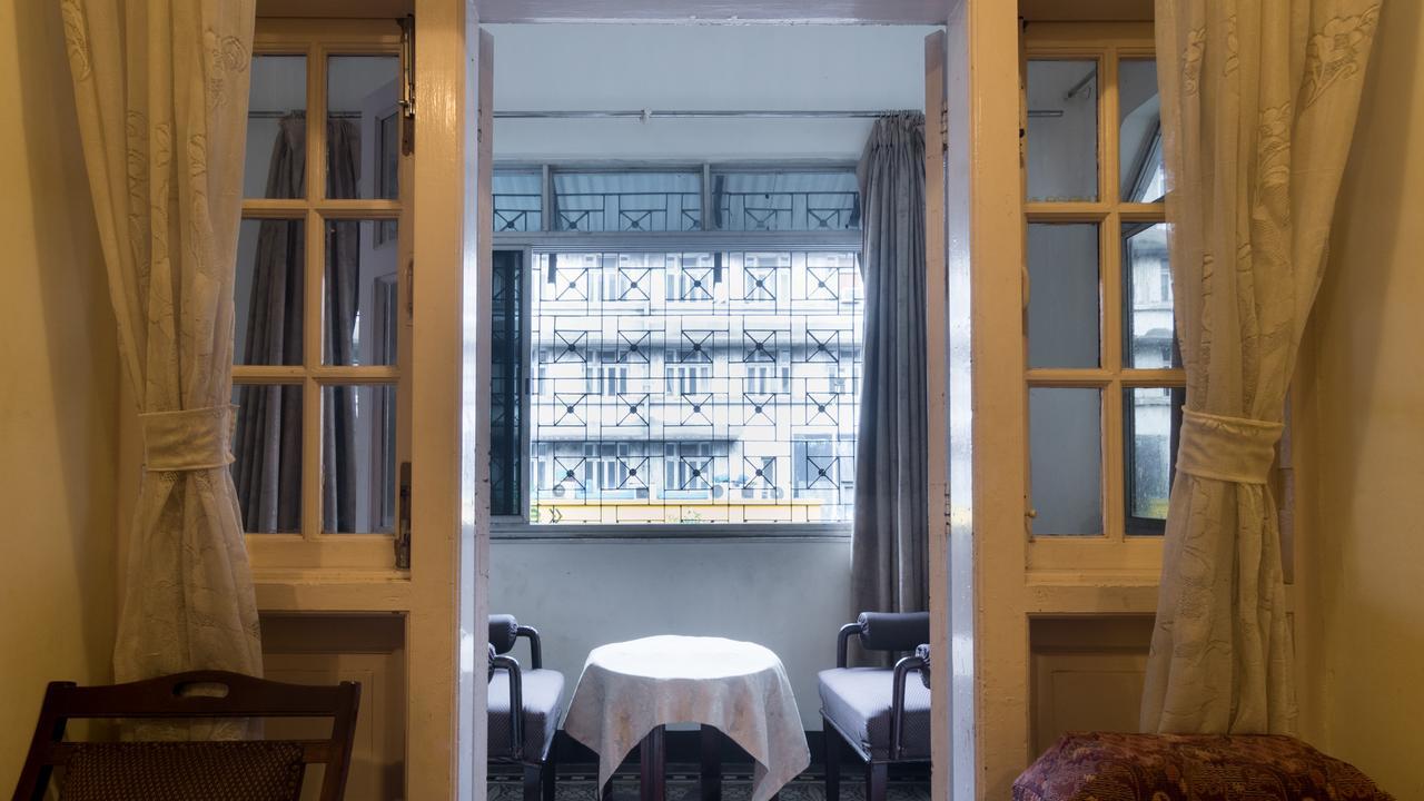 מומביי Bed And Breakfast At Colaba מראה חיצוני תמונה